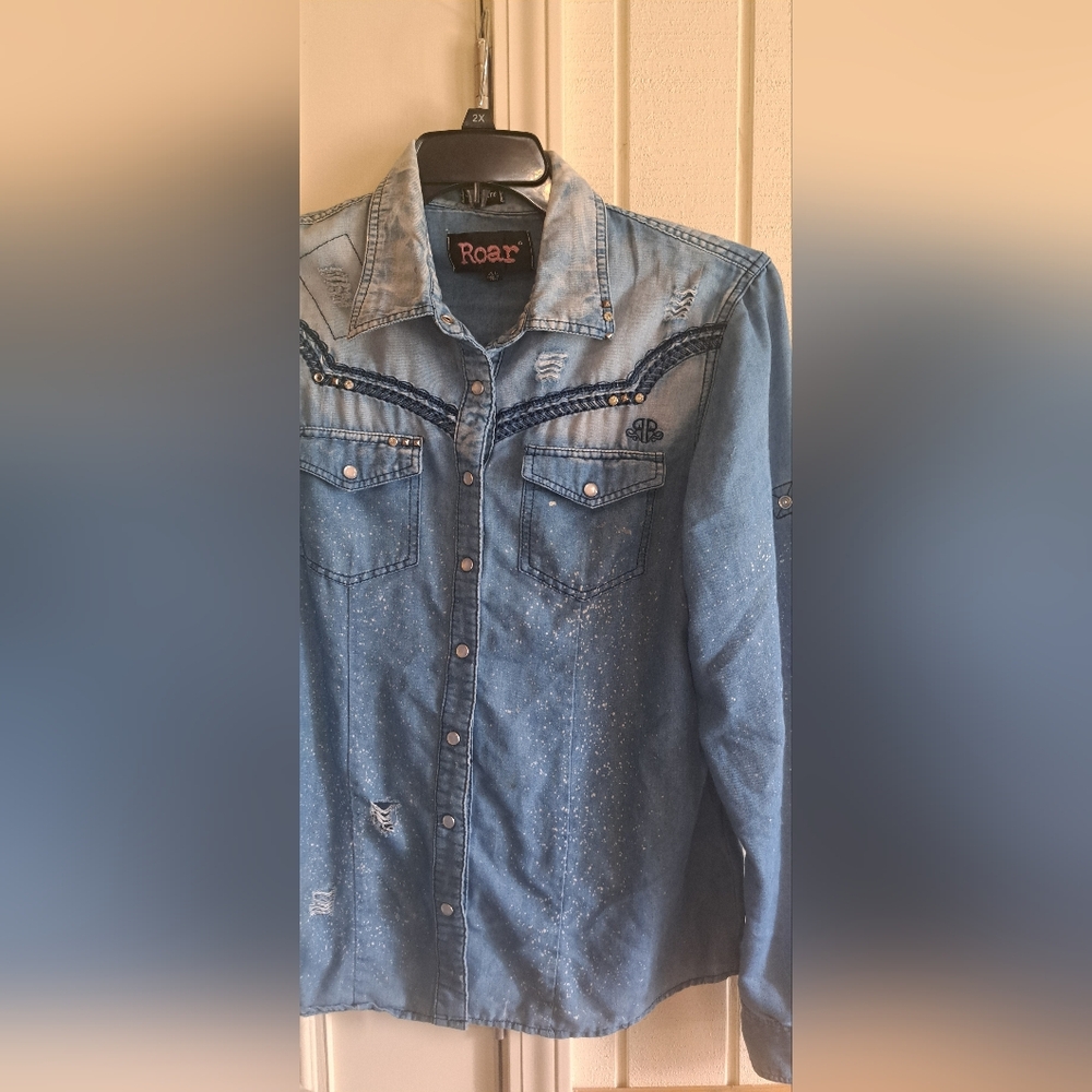 ROAR Distressed Western Cowgirl Blue Embroidered Rhinestone Shirt "Read" XL - Picture 2 of 15